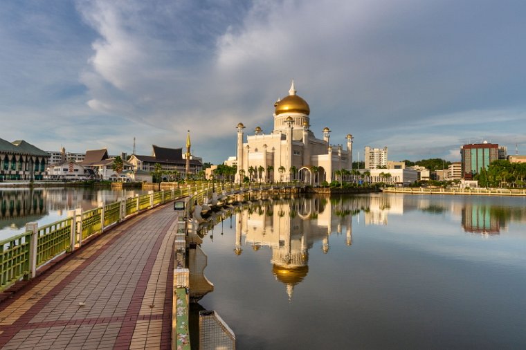 061 Brunei, sultan omar ali saifuddin moskee.jpg